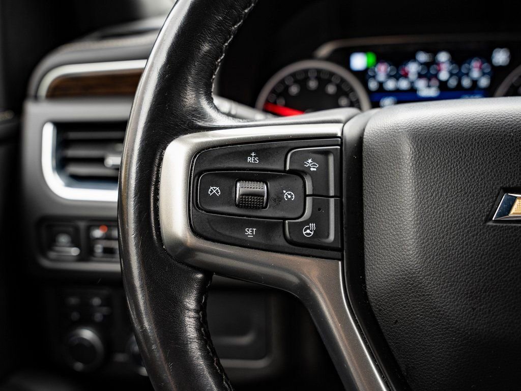 Used 2021 Iridescent Pearl Tricoat Chevrolet Premier image 30