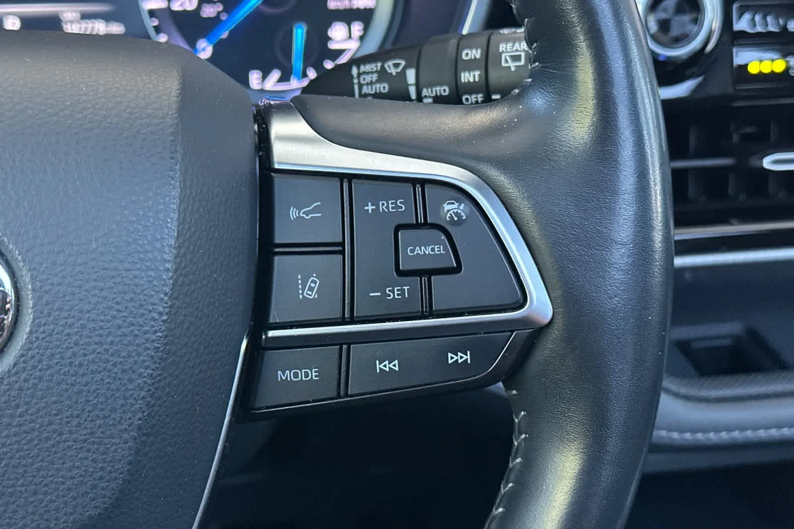 Used 2020 Blizzard Pearl Toyota Hybrid Platinum image 29