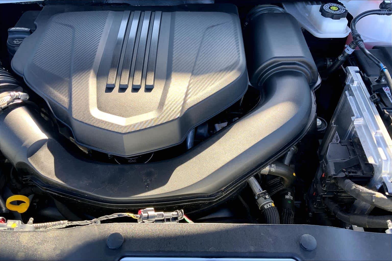 Used 2026 Summit White GMC FWD Elevation image 32