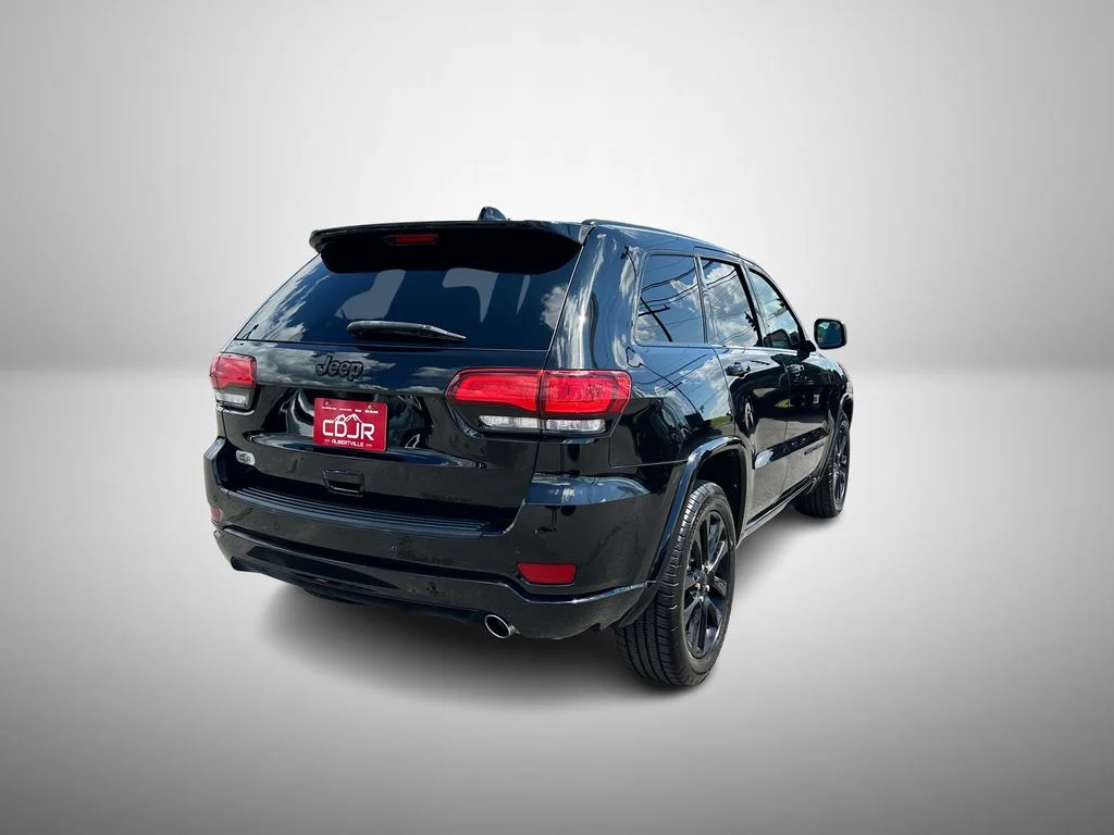 Used 2021 Black Jeep Laredo X image 4