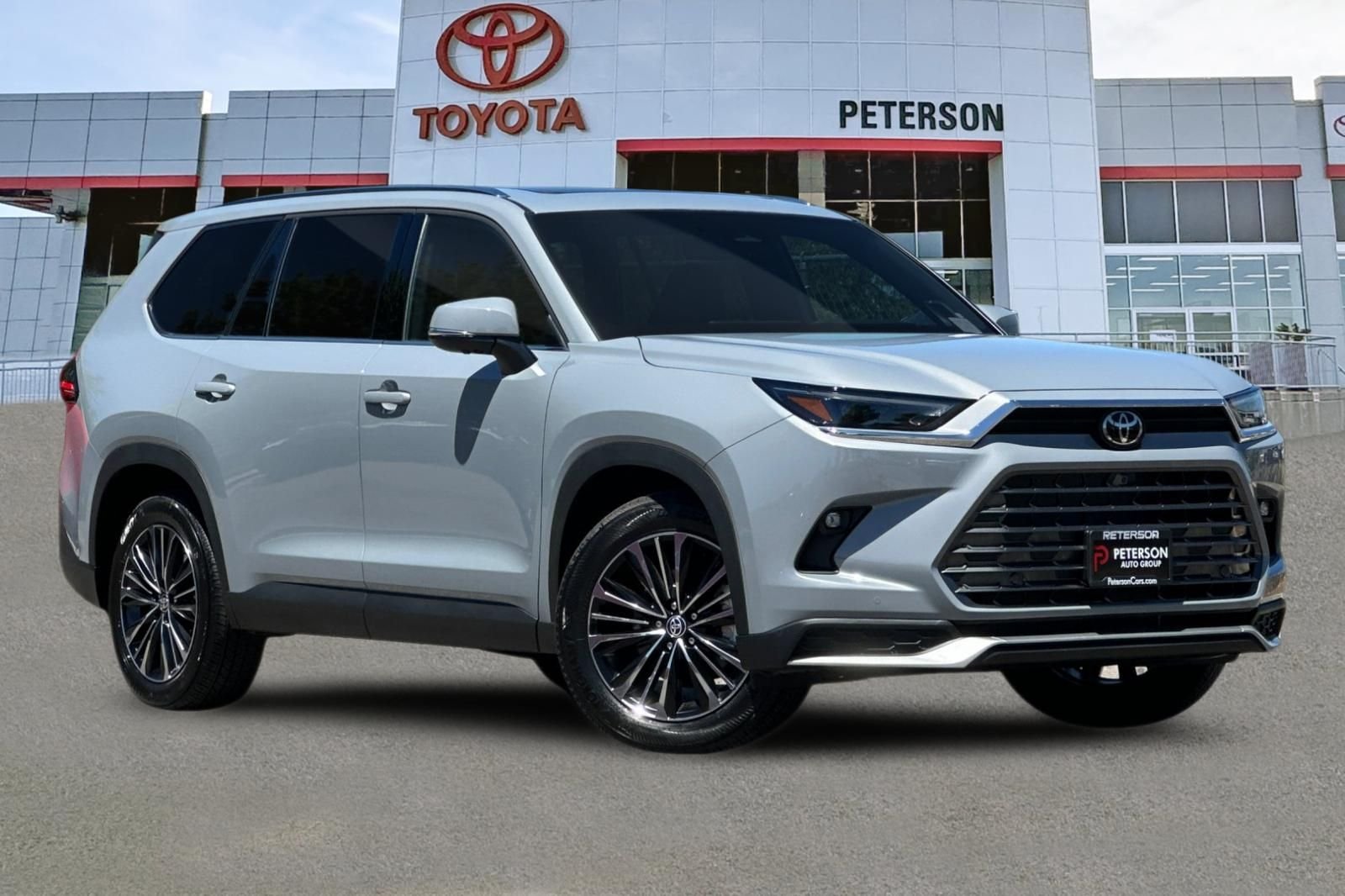 Used 2026  Toyota MAX Platinum image 2