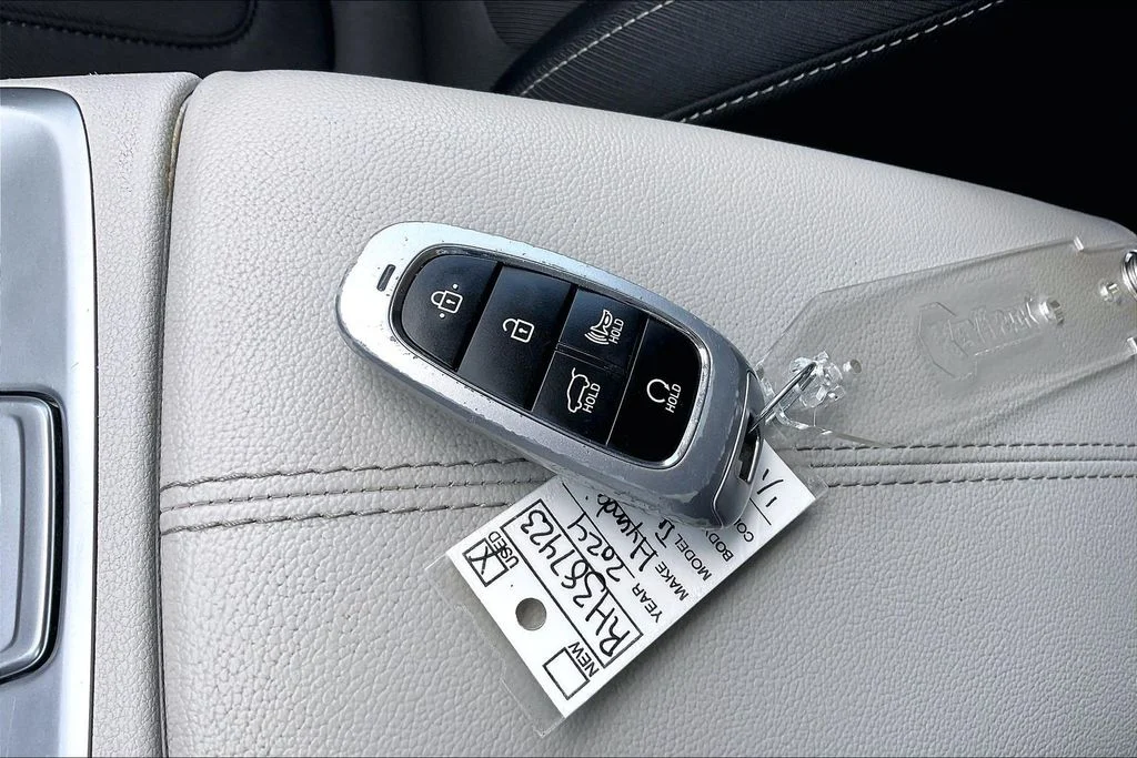 Used 2024 Black Hyundai SEL image 36