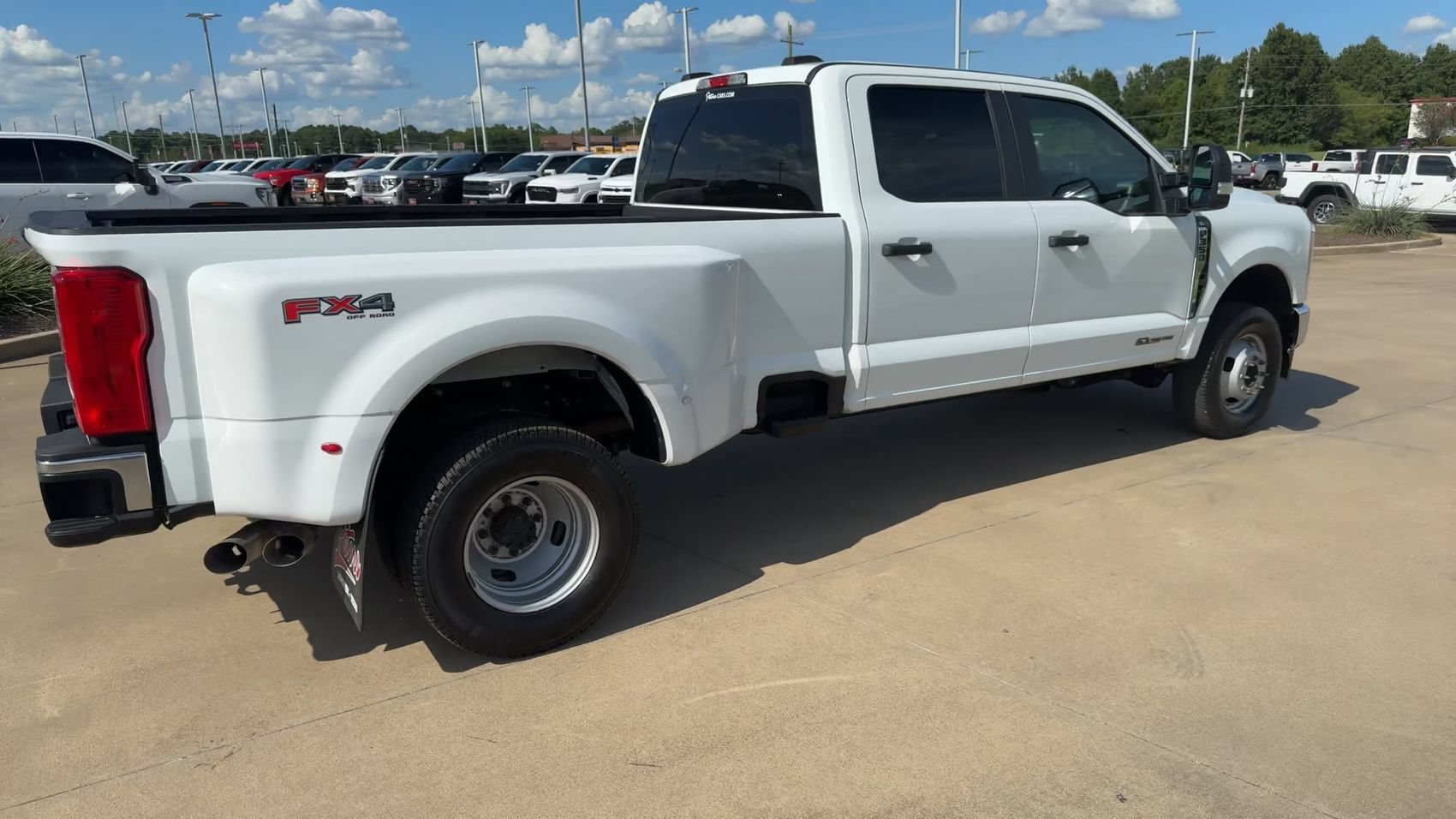 Used 2025 Oxford White Ford XL image 9