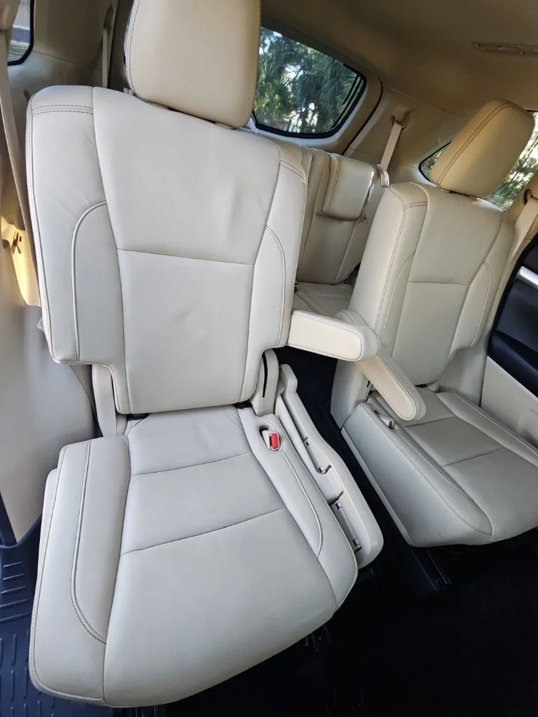 Used 2017 White Toyota XLE image 20