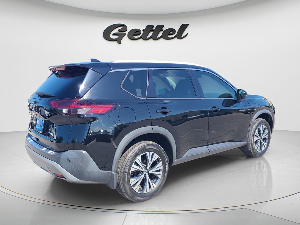 Used 2021 Black Nissan SV image 5