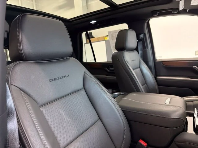 Used 2025 White GMC Denali image 45