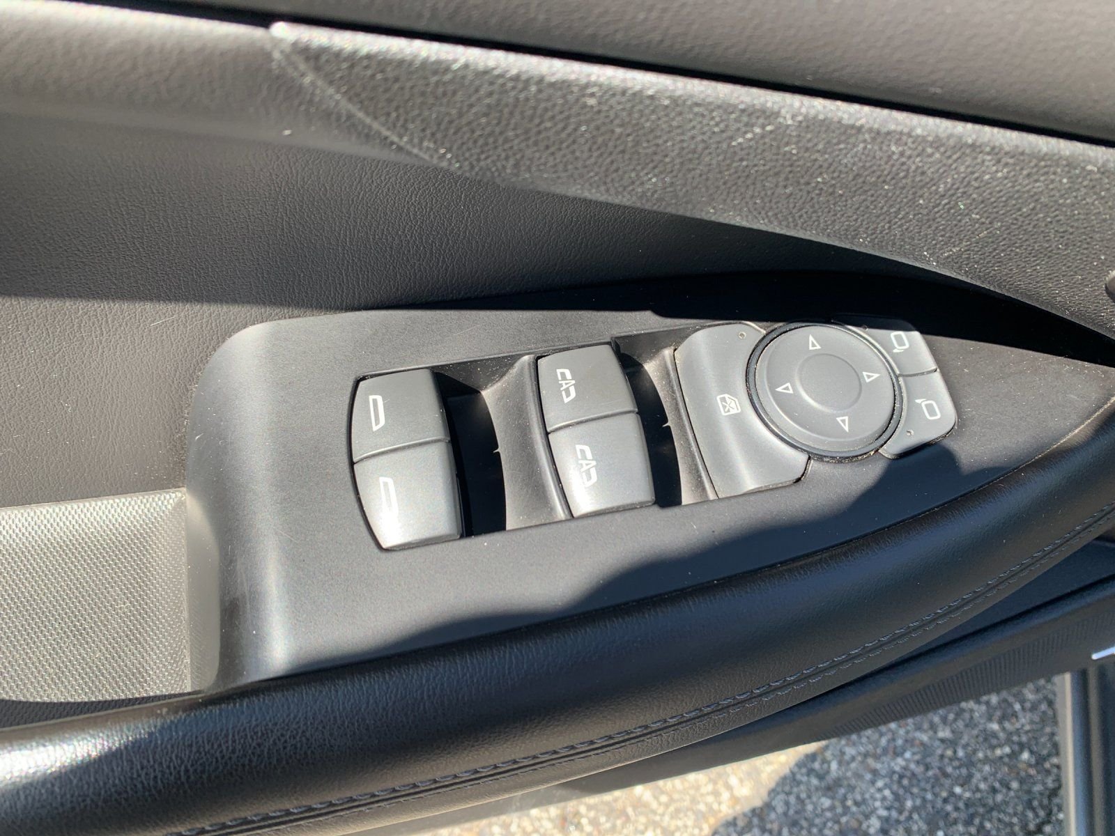 Used 2019  Buick Premium I Group image 12