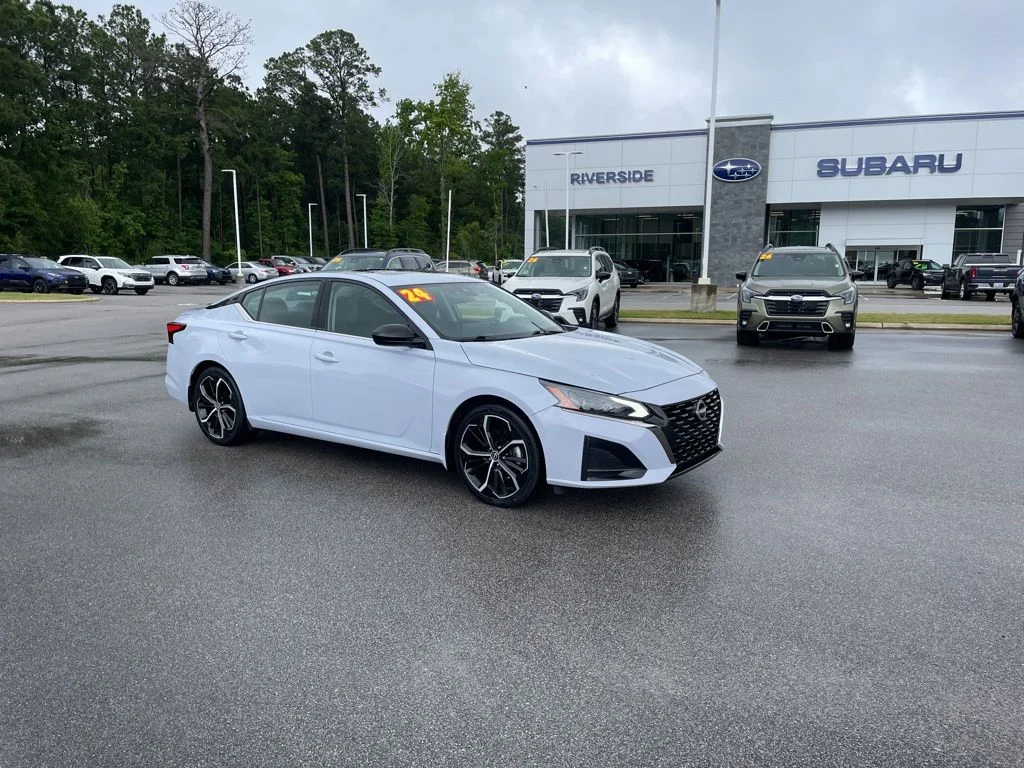 2024 Nissan Altima 2.5 SR's photo