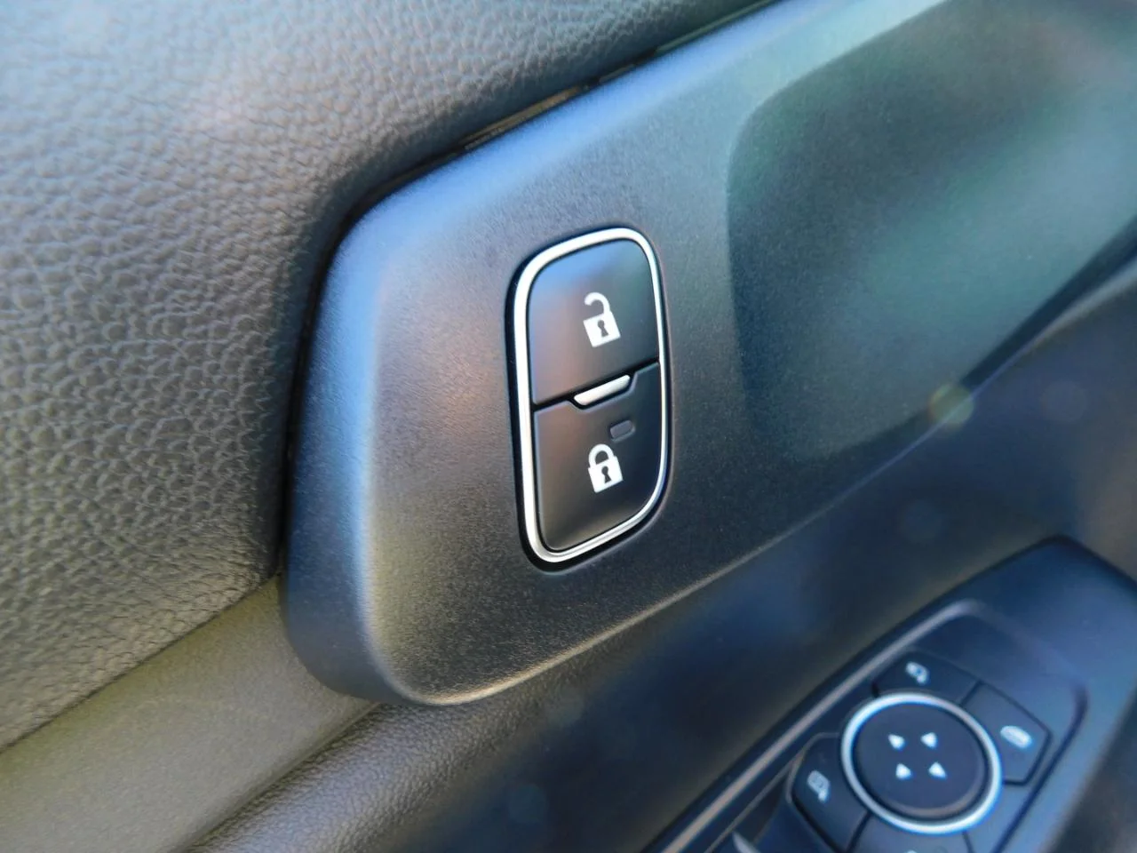 New 2025 Desert Sand Ford XLT image 27
