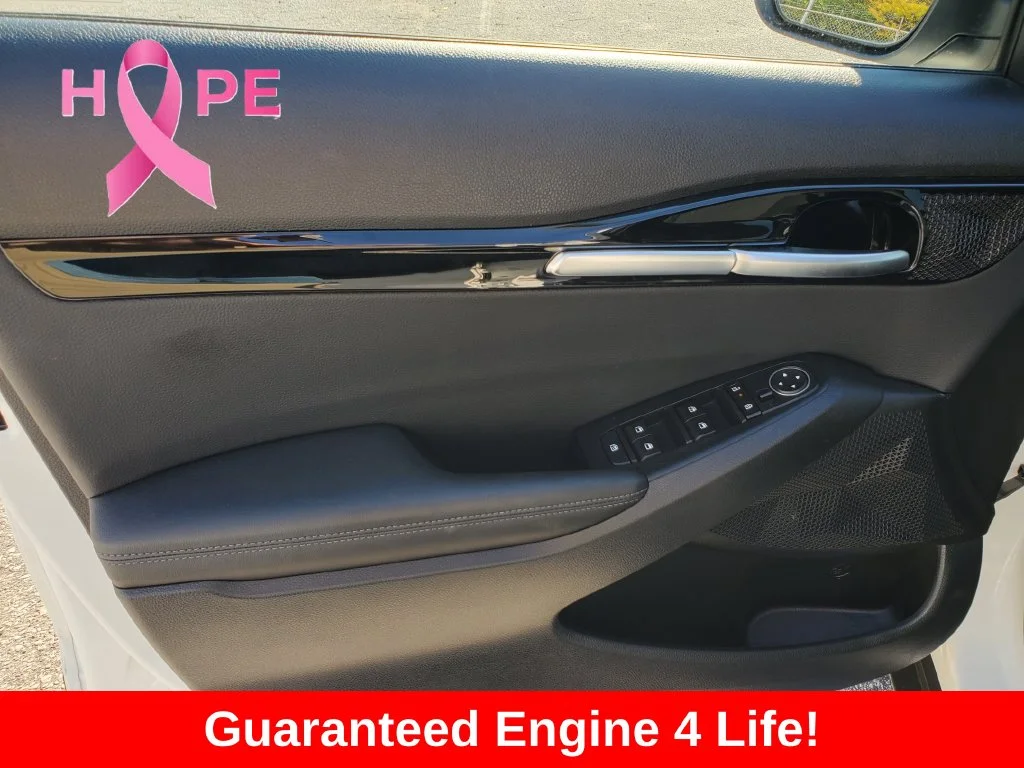 Used 2025 White Kia S image 22