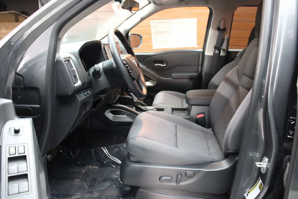 New 2027 Gun Metallic Nissan Crew Cab SV image 6