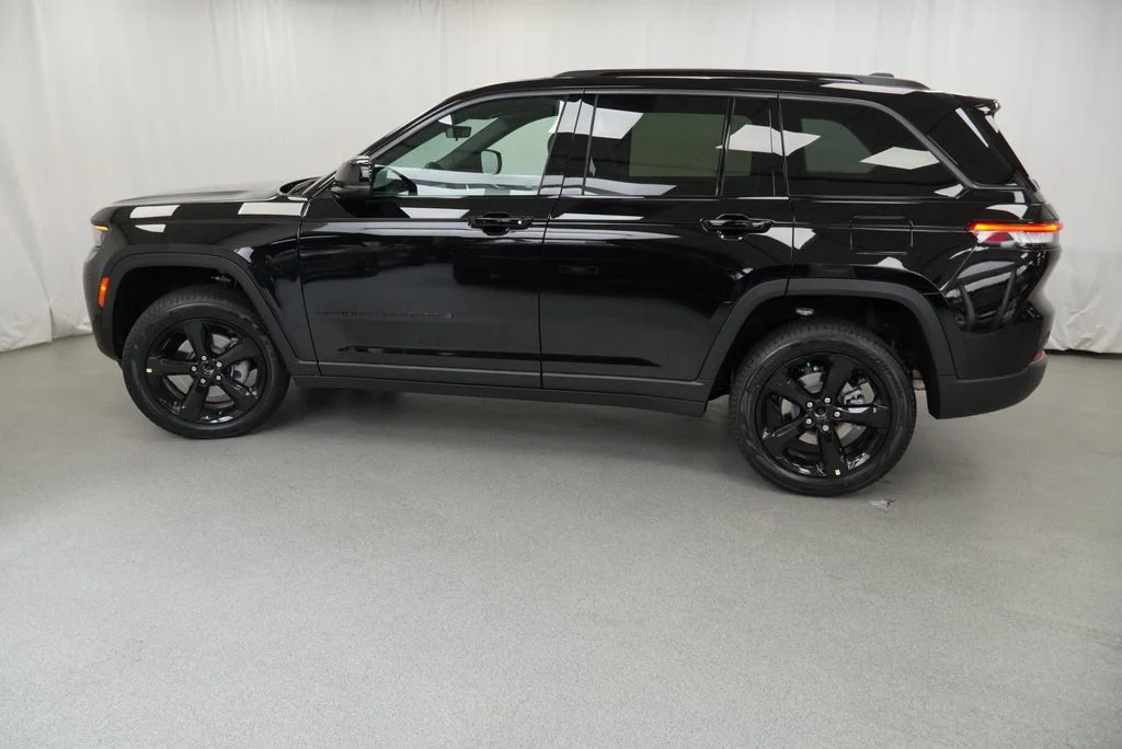 New 2027 High Gloss Black Jeep Limited image 14