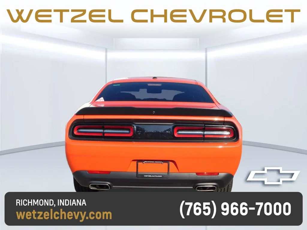 Used 2023 Orange Dodge SXT image 4