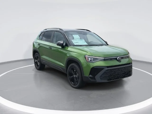 New 2026 Green Volkswagen 1.5T SE Black image 2
