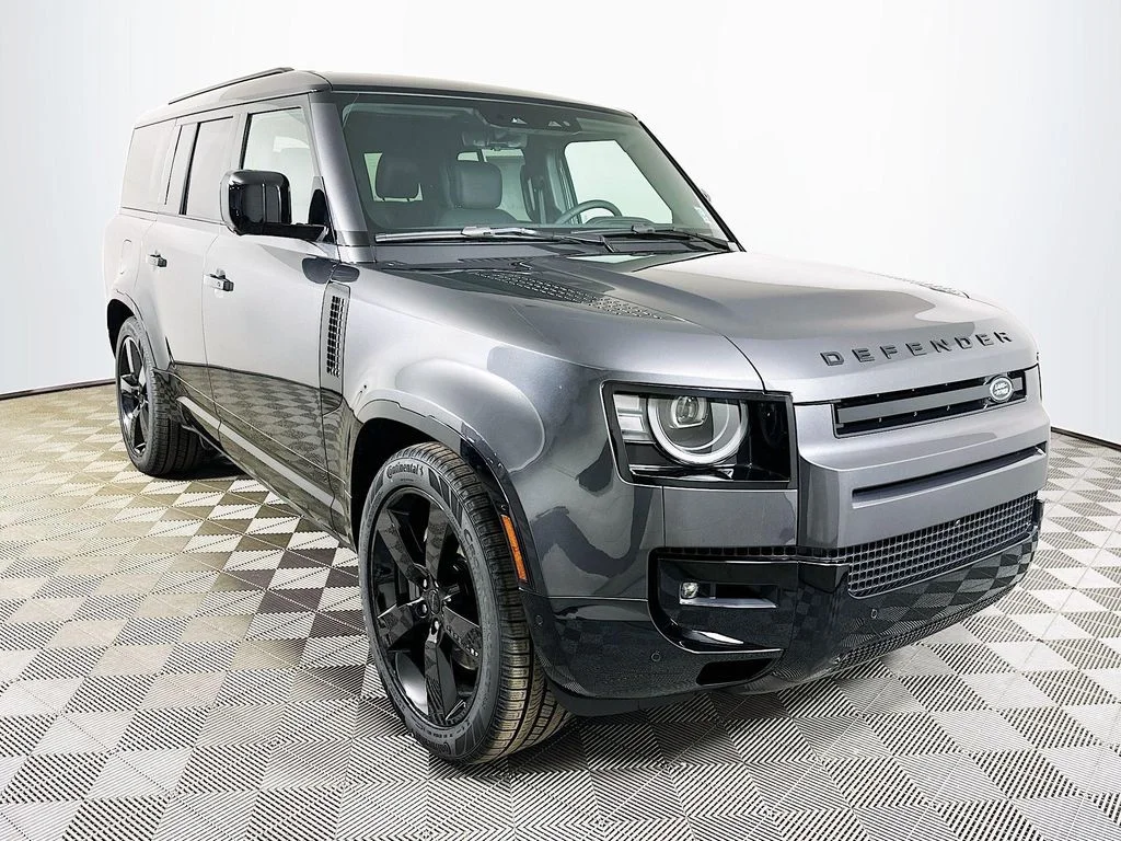 Used 2026 Carpathian Gray Premium Metallic Land Rover X-Dynamic SE image 3