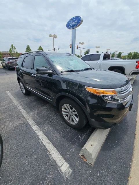 Used 2014 Tuxedo Black Metallic Ford XLT image 2