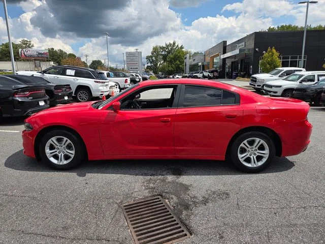 Used 2022 Red Dodge SXT image 4