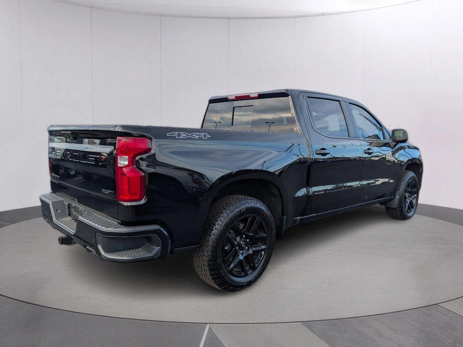 Used 2025 Black Chevrolet RST image 7
