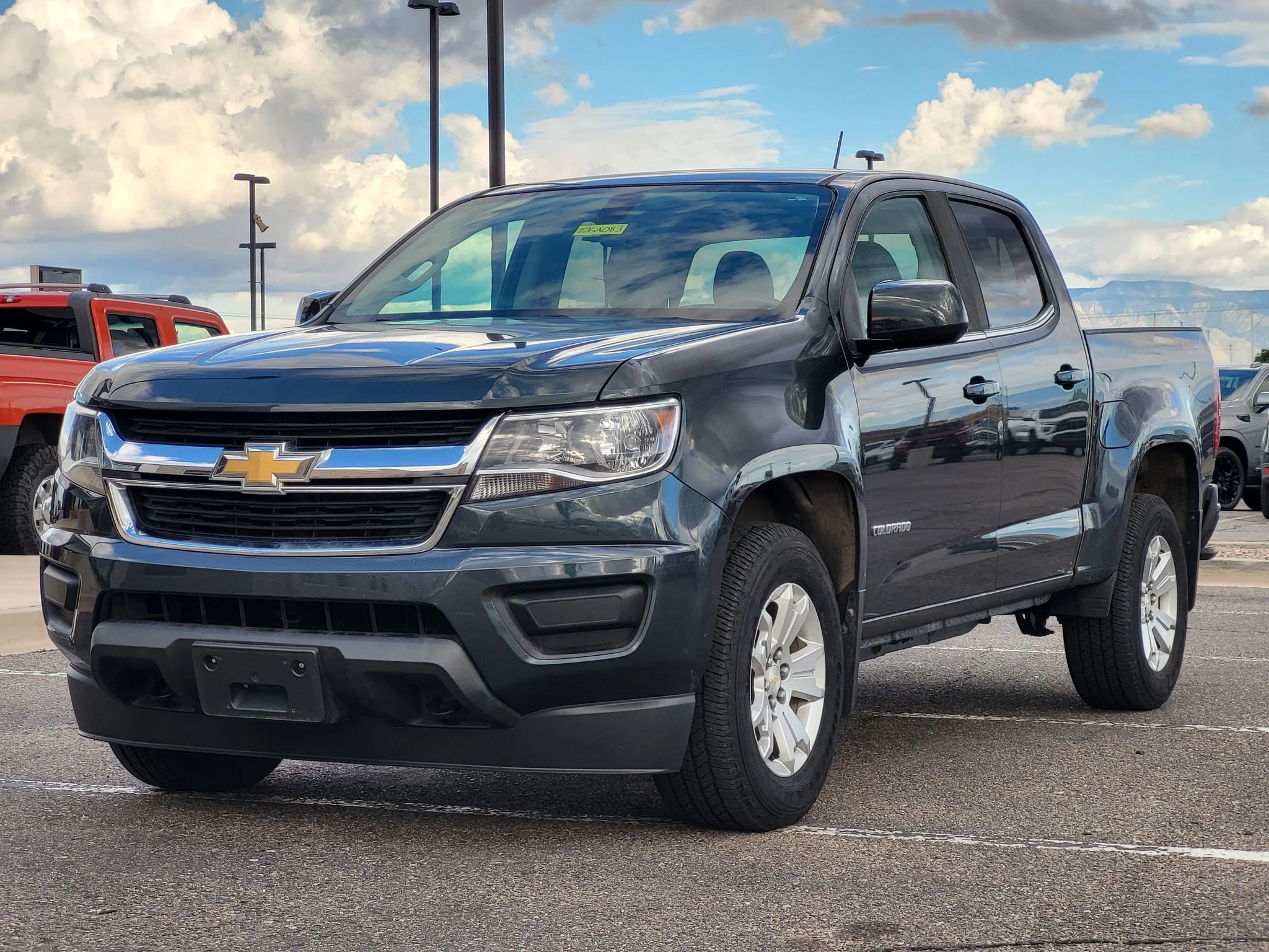 Used 2018 GRAPHITE METALLIC Chevrolet 4WD LT image 4