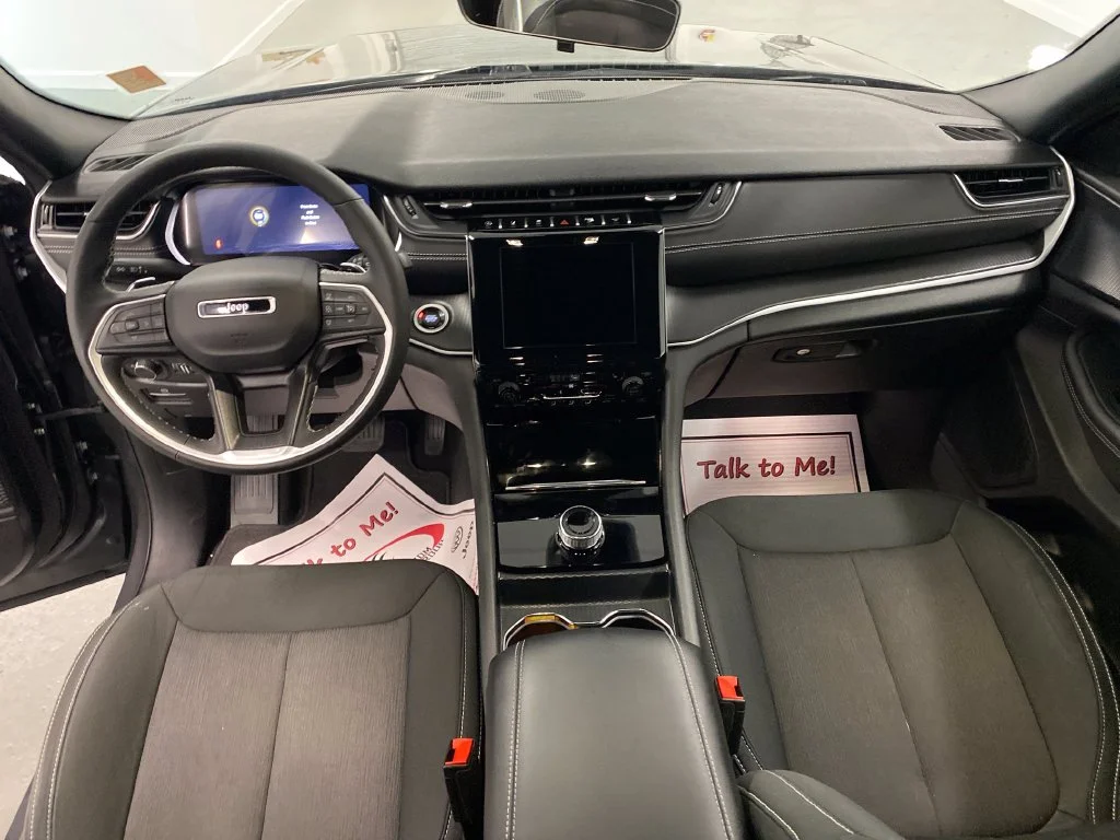 Used 2025 Gray Jeep Laredo image 18