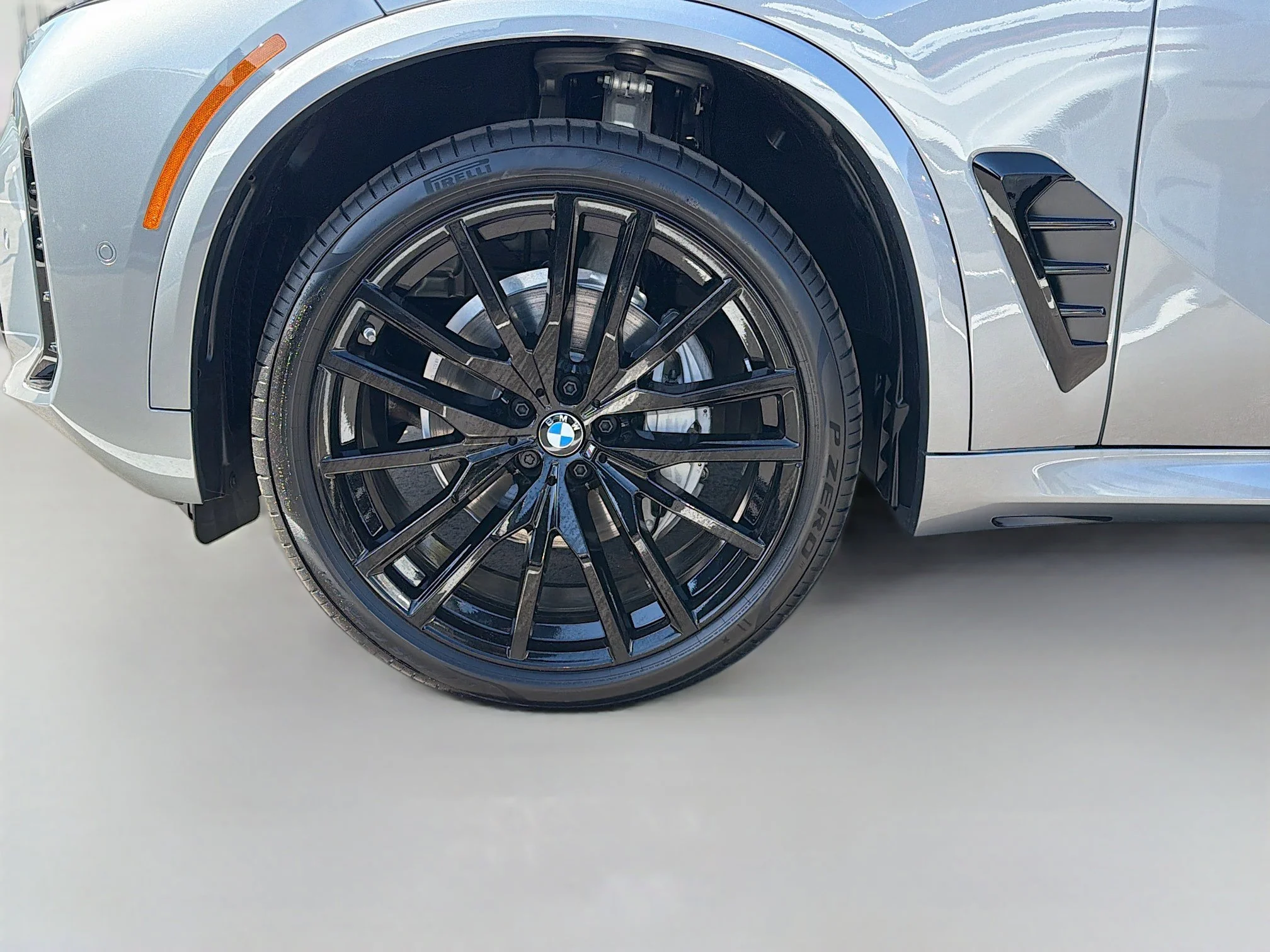 New 2026 Skyscraper Grey Metallic BMW sDrive40i image 42