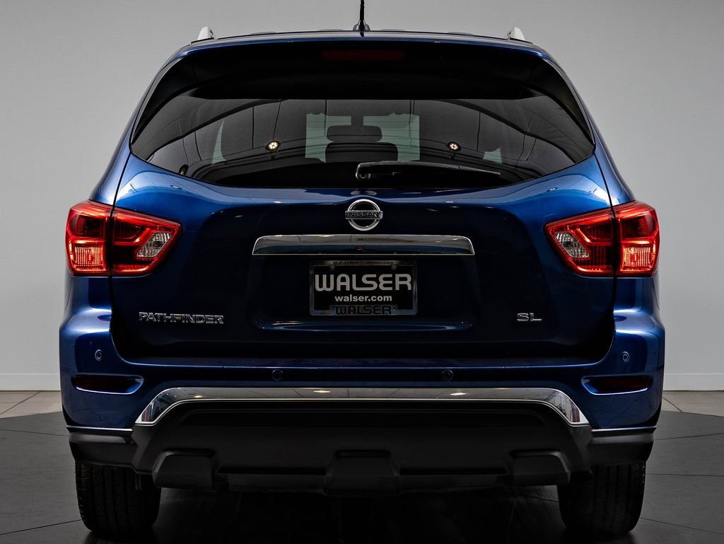Used 2018 Caspian Blue Nissan SL image 7