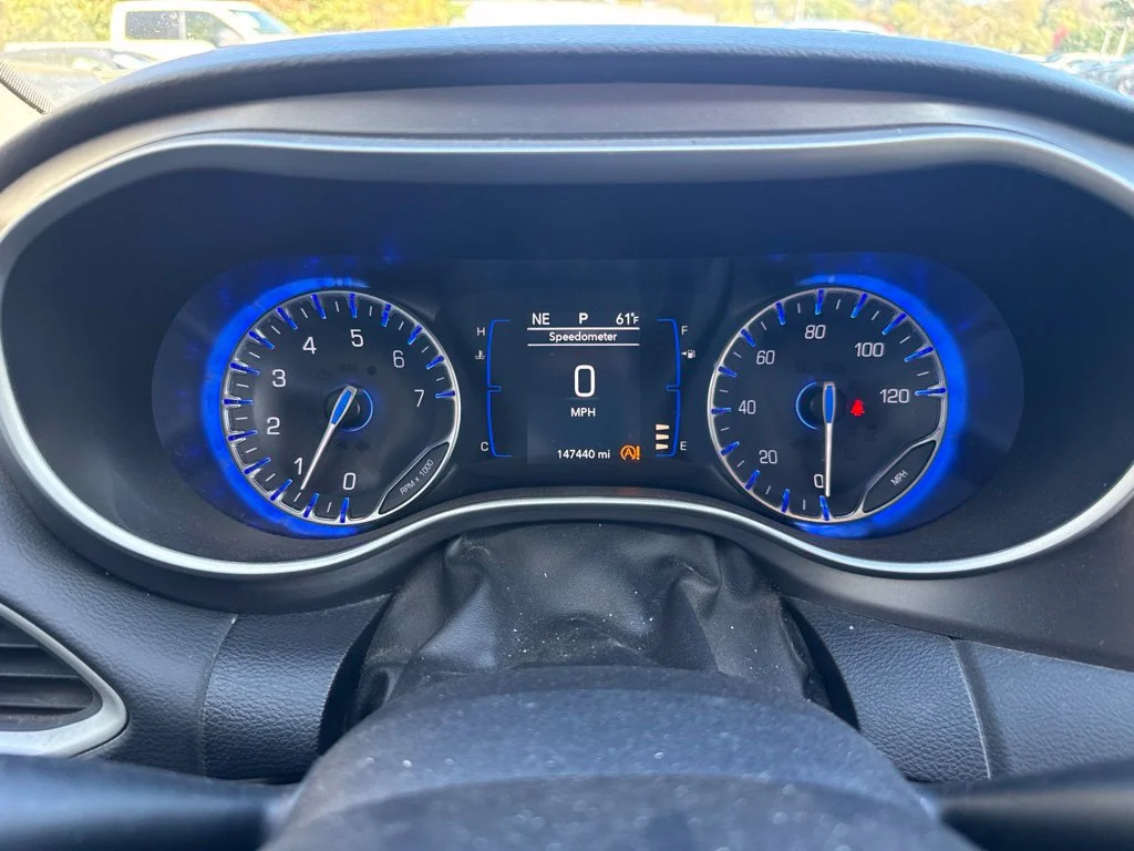 Used 2020 Silver Chrysler Touring L image 7