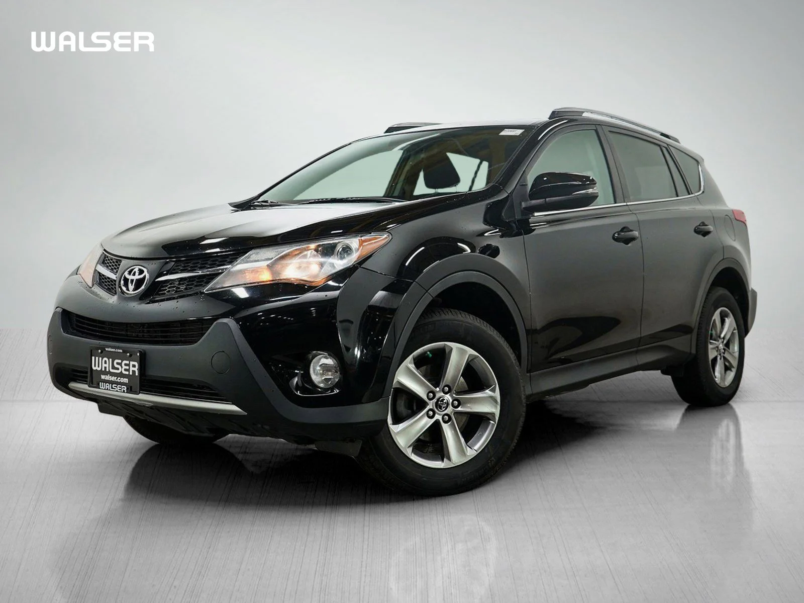 2015 Toyota RAV4 XLE AWD's photo