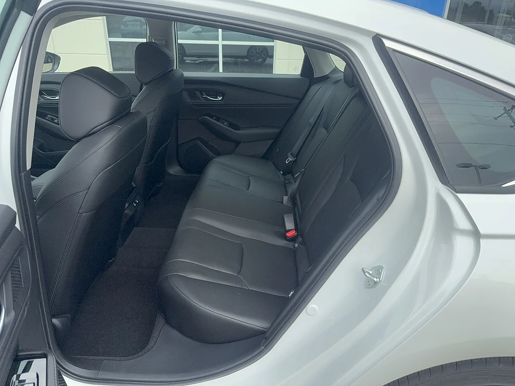New 2026 Platinum White Pearl Honda Touring image 11