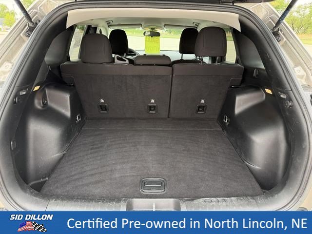 Used 2020 Light Brownstone Pearlcoat Jeep Latitude image 11