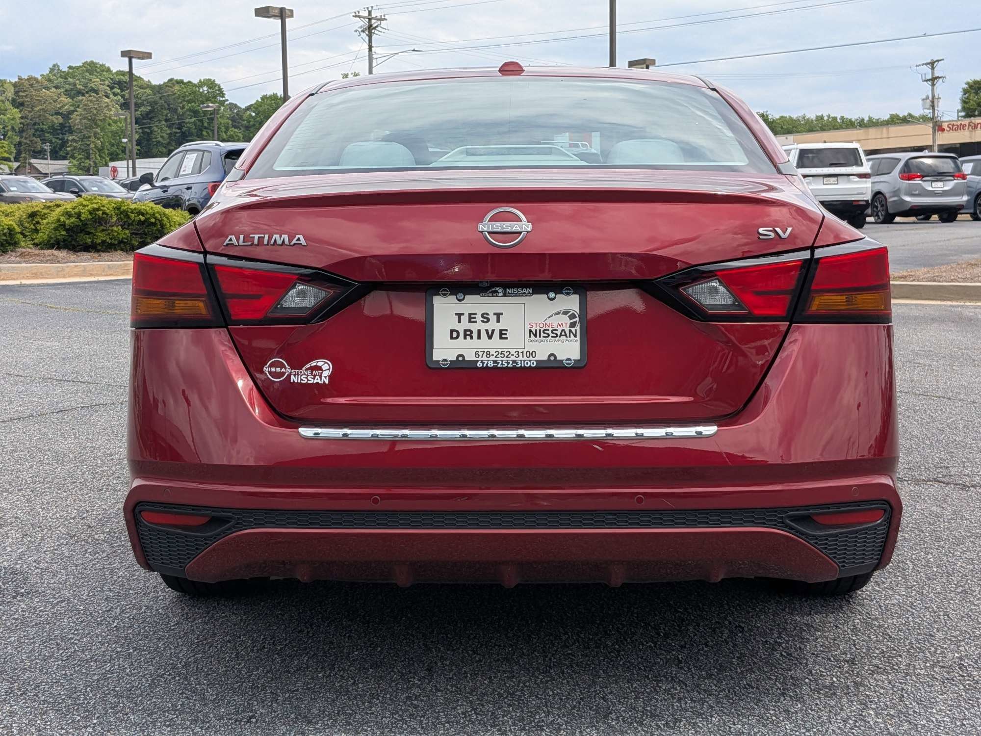 Used 2023 Red Nissan 2.5 SV image 4