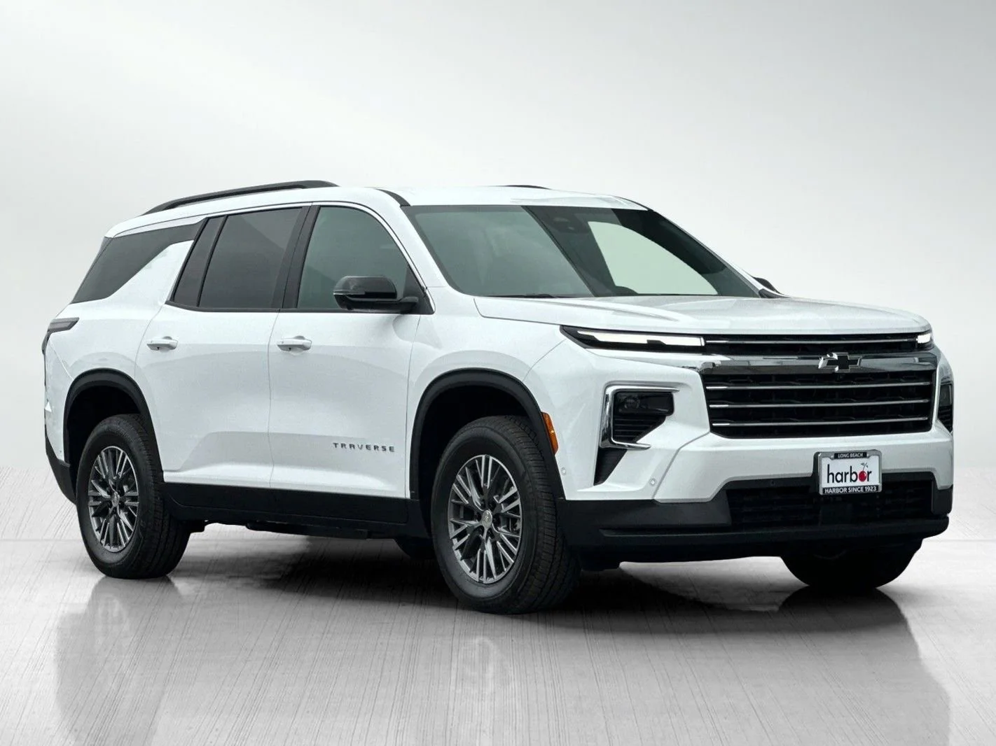 2025 Chevrolet Traverse LT - Photo 2