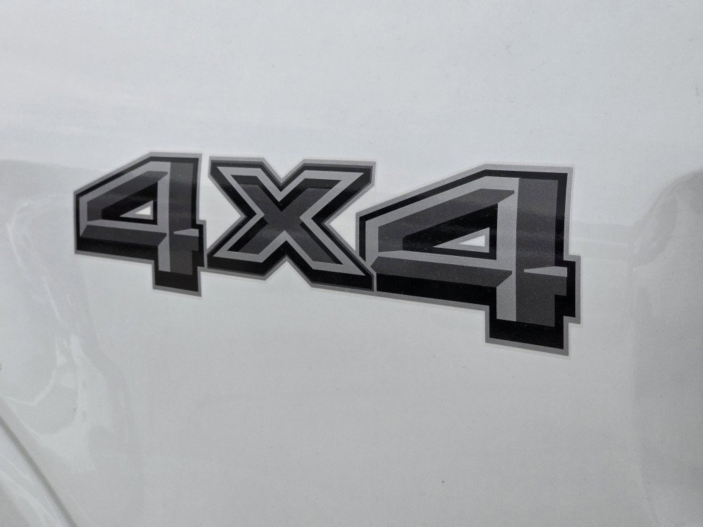 New 2026 Oxford White Ford XLT image 21
