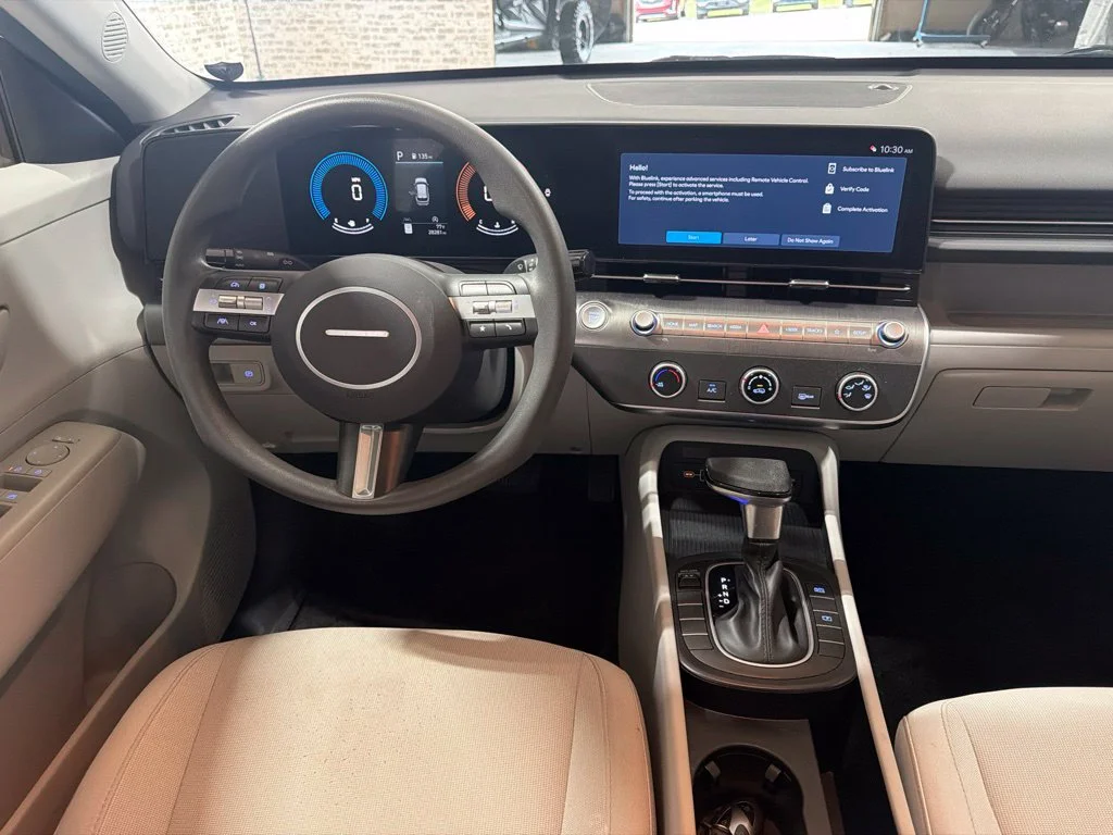 Used 2025 Neoteric Yellow Hyundai SE image 19