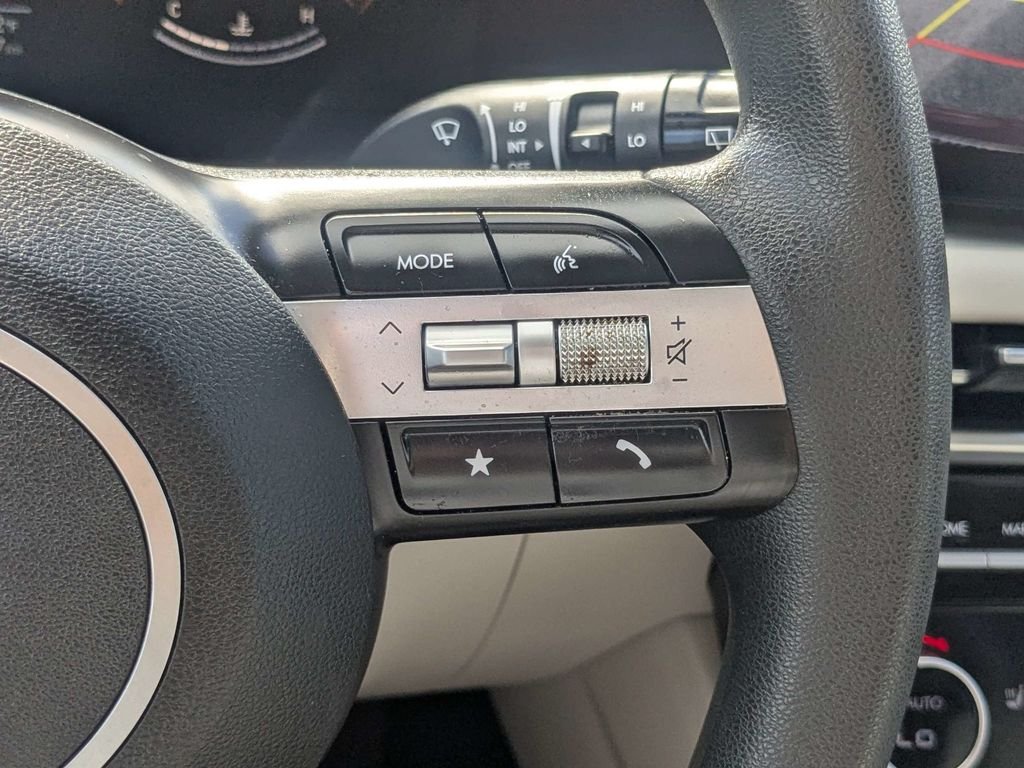 Used 2025 Red Hyundai SEL image 33