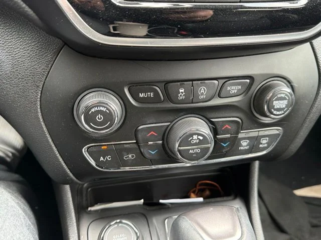 Used 2019 Black Jeep Limited image 6