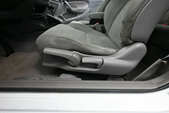 Used 2009 White Honda LX image 19