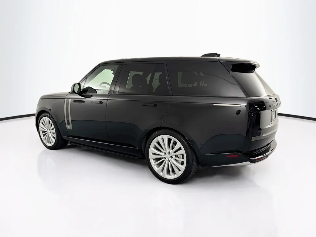 Used 2024 Black Land Rover SE image 7