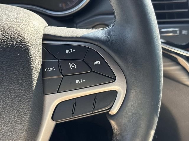 Certified Used 2019 Gray Jeep Altitude image 29