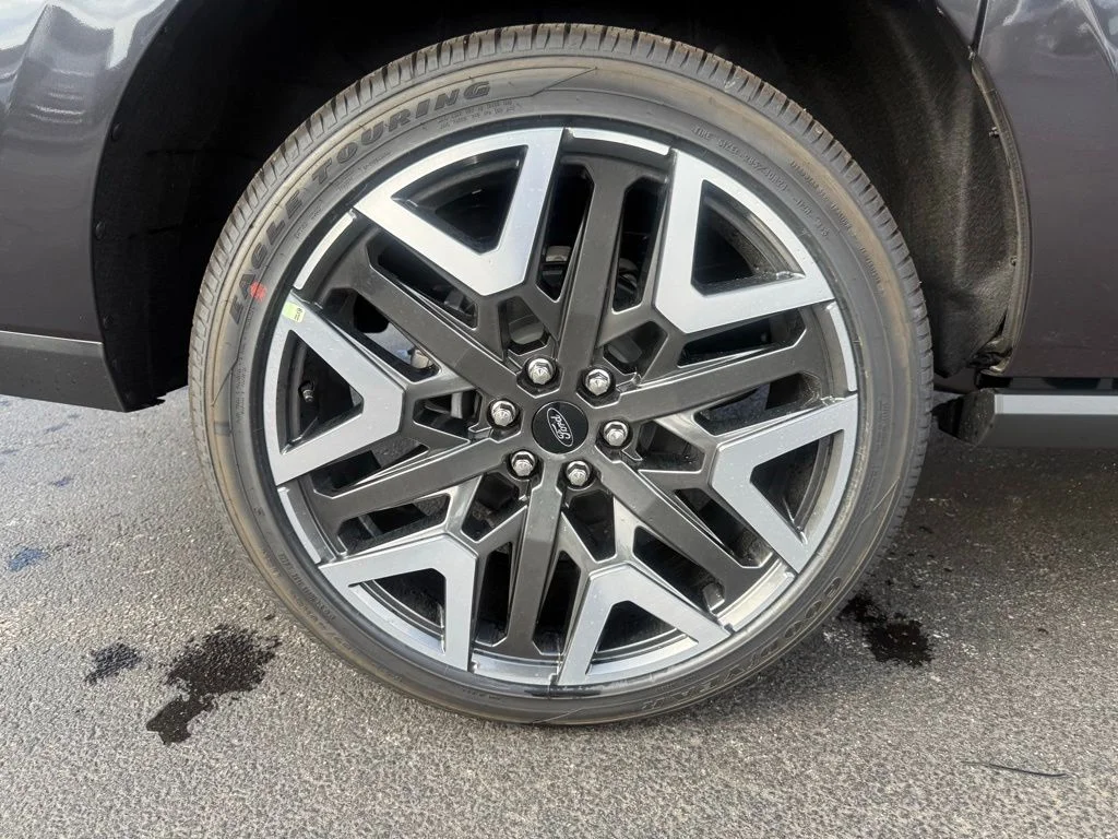New 2026 Dark Matter Gray Metallic Ford MAX Platinum® image 61