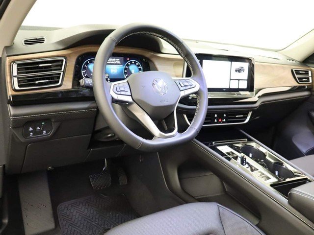 New 2026 Silver Mist Metallic Volkswagen 2.0T SE W/TECHNOLOGY image 13