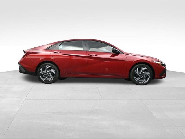 Certified Used 2025 Red Hyundai SEL Sport image 37