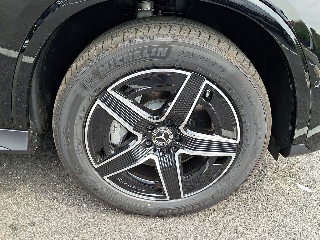New 2027 Black Mercedes-Benz GLC 300 image 8