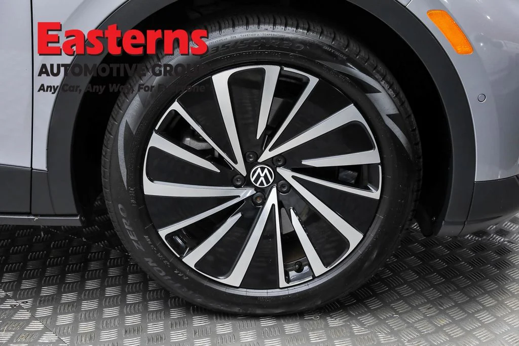 Used 2024 Silver Volkswagen S image 27