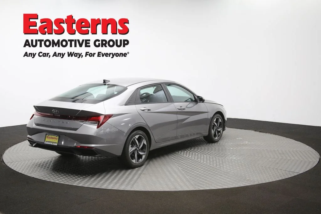 Used 2023 Silver Hyundai SEL image 35