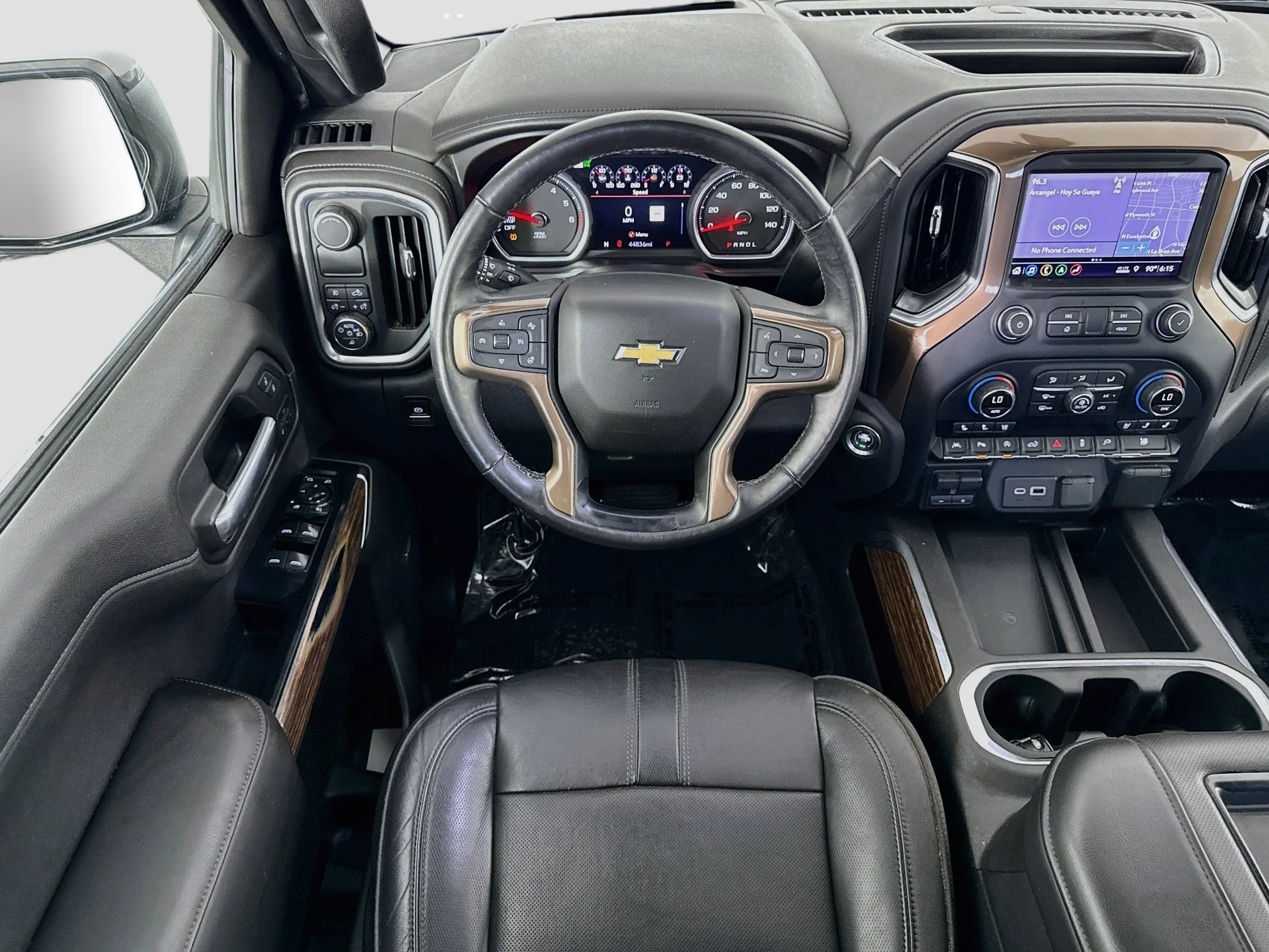 Used 2019 HAVANA BROWN METALLIC Chevrolet High Country image 25