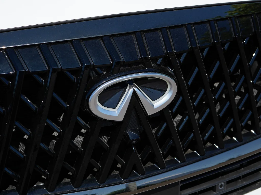 New 2026 RADIANT WHITE INFINITI Sport 4WD image 3