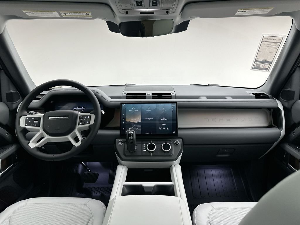 New 2026 Santorini Black Metallic Land Rover X-Dynamic SE image 8
