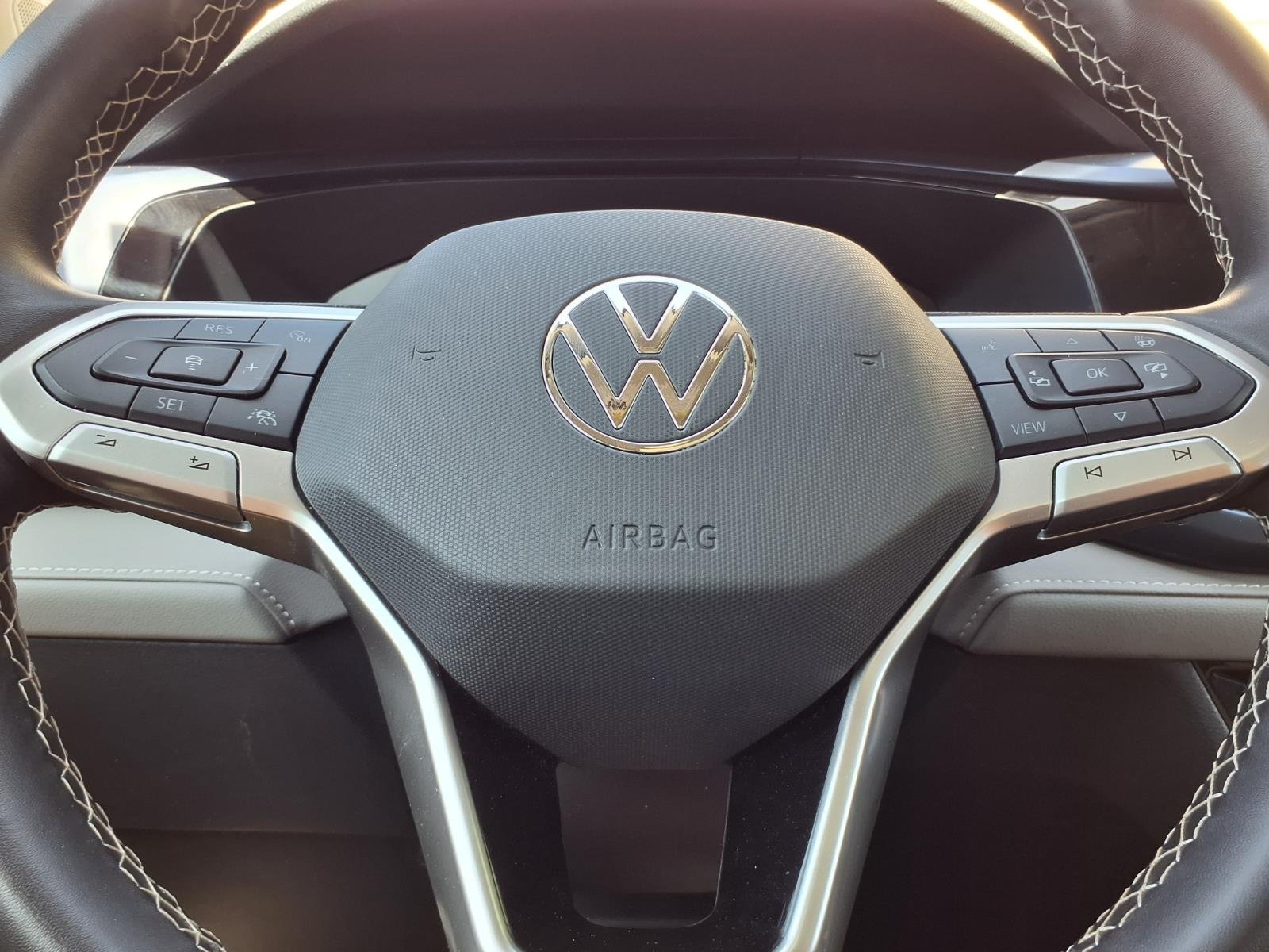 Certified Used 2024 WHITE Volkswagen SE 4Motion image 16