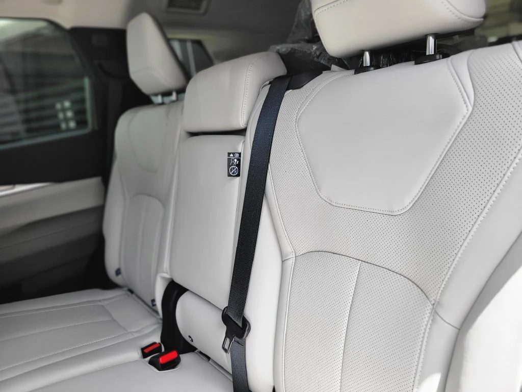 New 2027 White INFINITI LUXE image 13